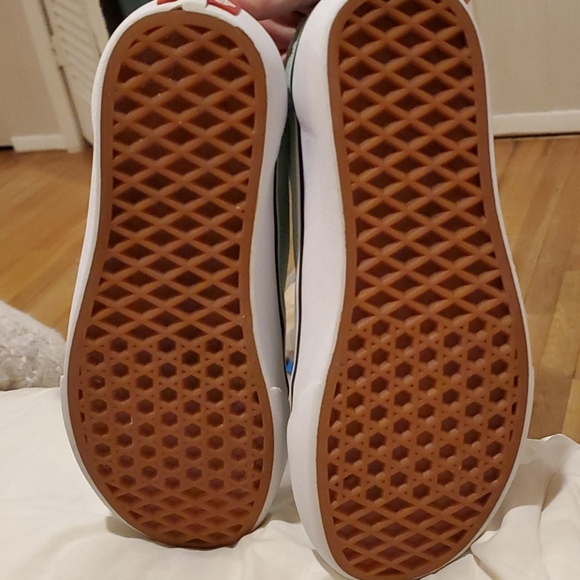 Vans Sneakers - Woman's Size 5 - Picture 3 of 4